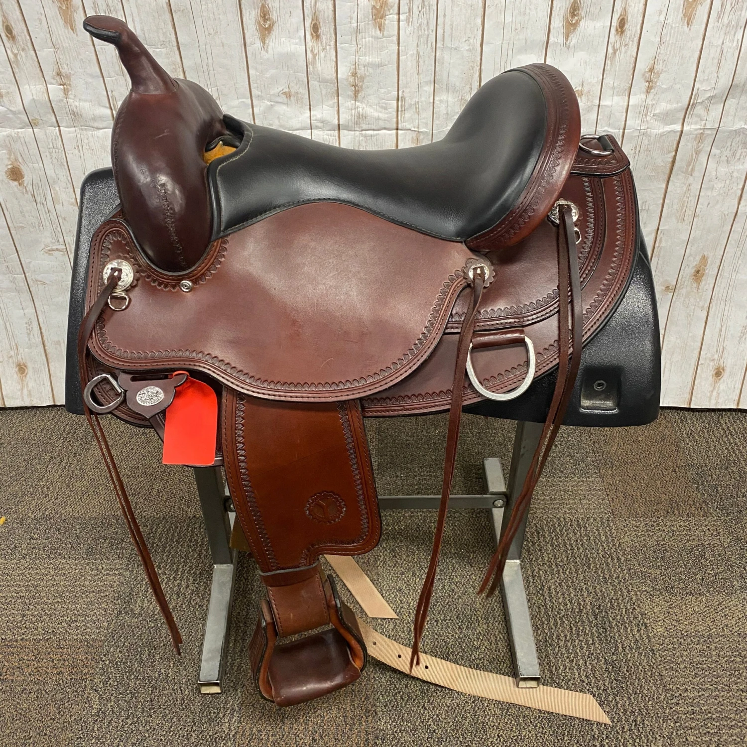 Circle Y 16-Inch-Wide Omaha Flex Trail Saddle 3 Circle Y 16-Inch-Wide Omaha Flex Trail Saddle