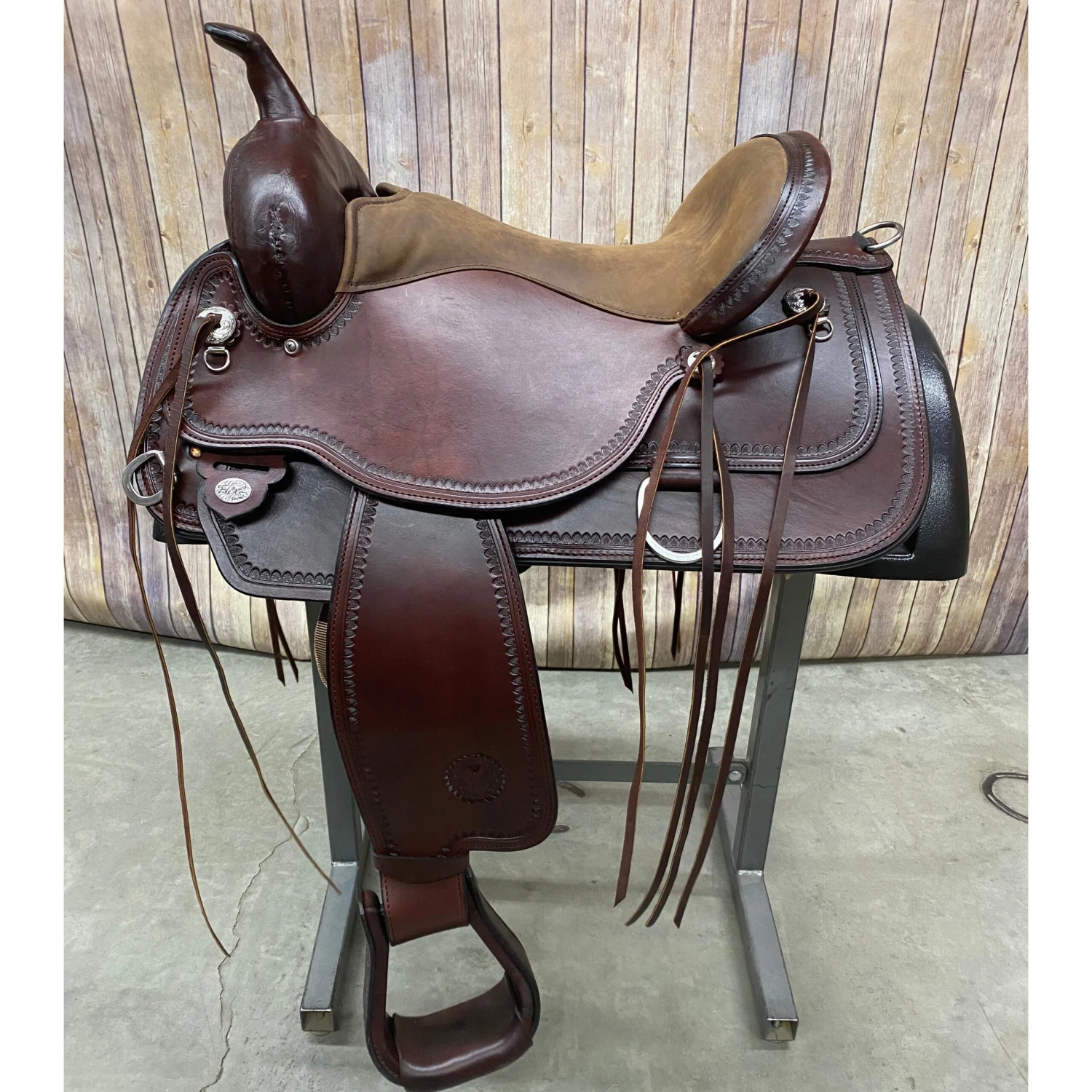 Circle Y Apache Trail Saddle With Shell Border And Tan Seat, 16 Inch 3 Circle Y Apache Trail Saddle With Shell Border And Tan Seat, 16 Inch