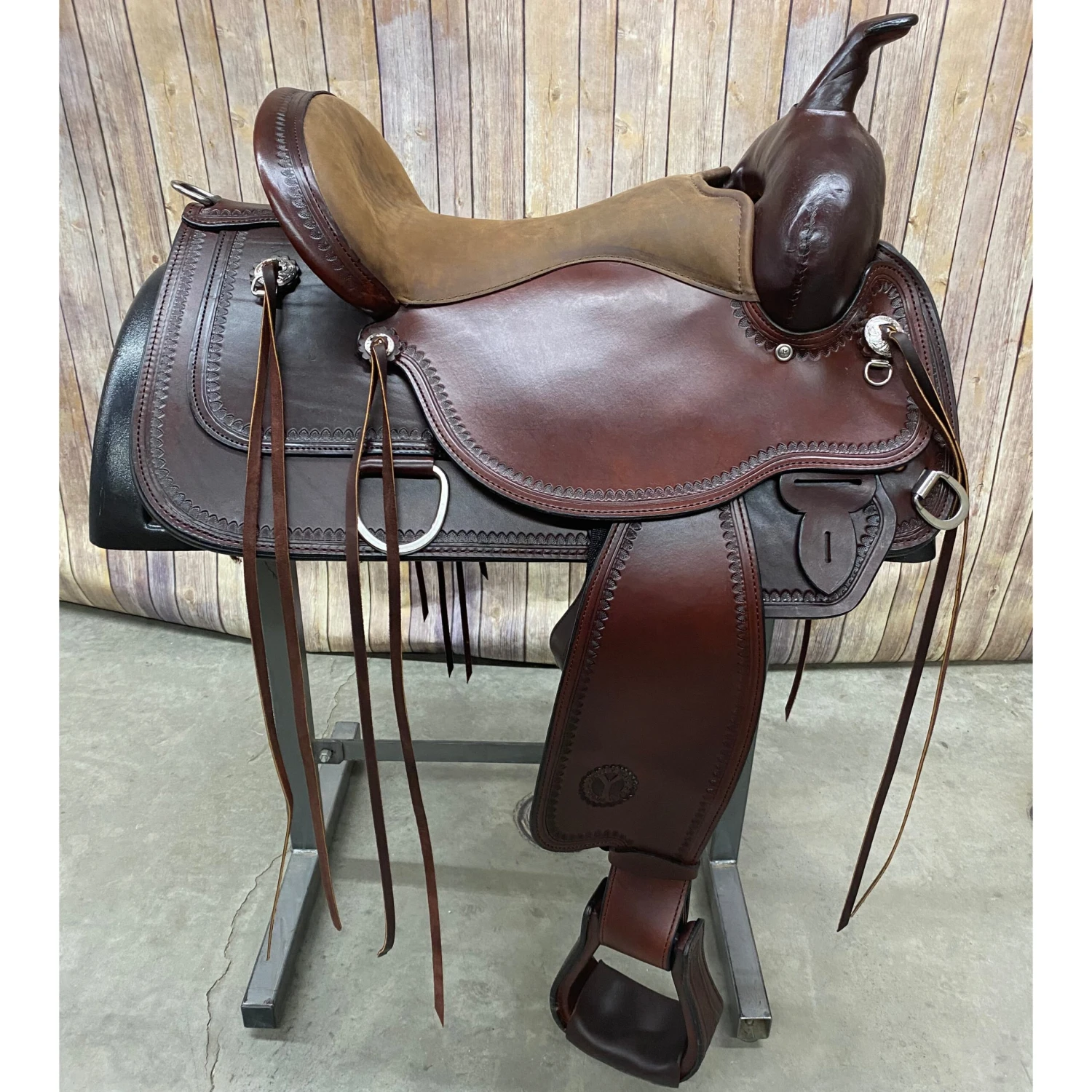 Circle Y Apache Trail Saddle With Shell Border And Tan Seat, 16 Inch 4 Circle Y Apache Trail Saddle With Shell Border And Tan Seat, 16 Inch - Image 2
