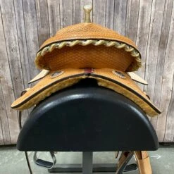 HR Saddlery 16 Inch Barrel Saddle. -Weaver Leather Cowboy Store BarrelJ 2