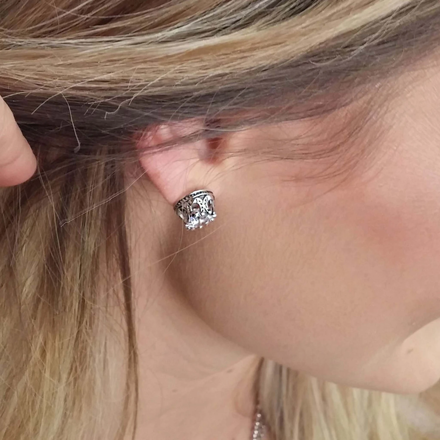 Montana Silversmiths Horseshoe Bezel Stud Earrings 4 Montana Silversmiths Horseshoe Bezel Stud Earrings - Image 2