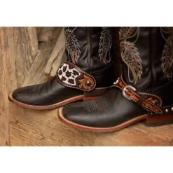 Oxbow Safari Beaded Spur Straps -Weaver Leather Cowboy Store QDD 3020 copy 768x512 1