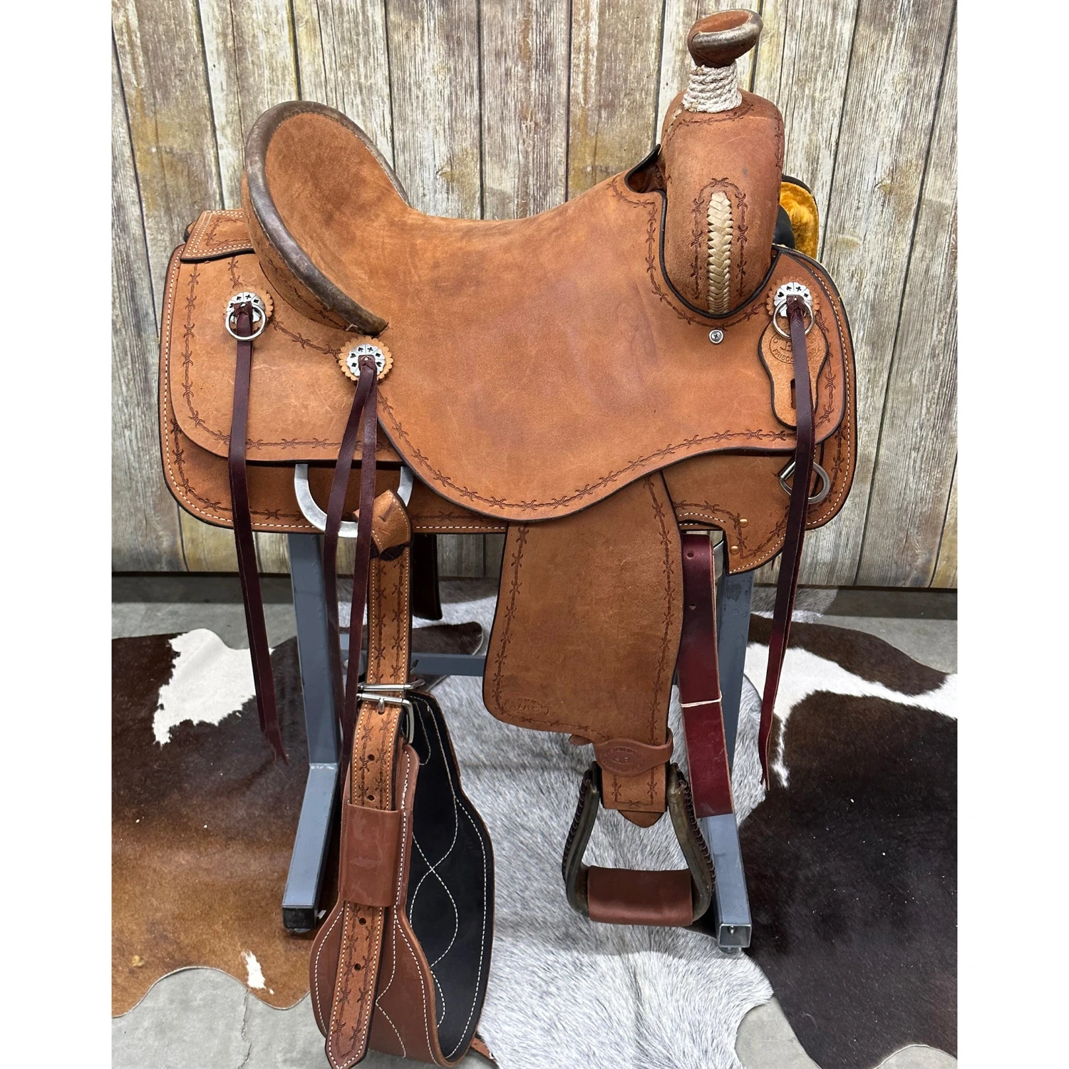 HR Saddlery 16 Inch Roughout Association Saddle 4 HR Saddlery 16 Inch Roughout Association Saddle - Image 2