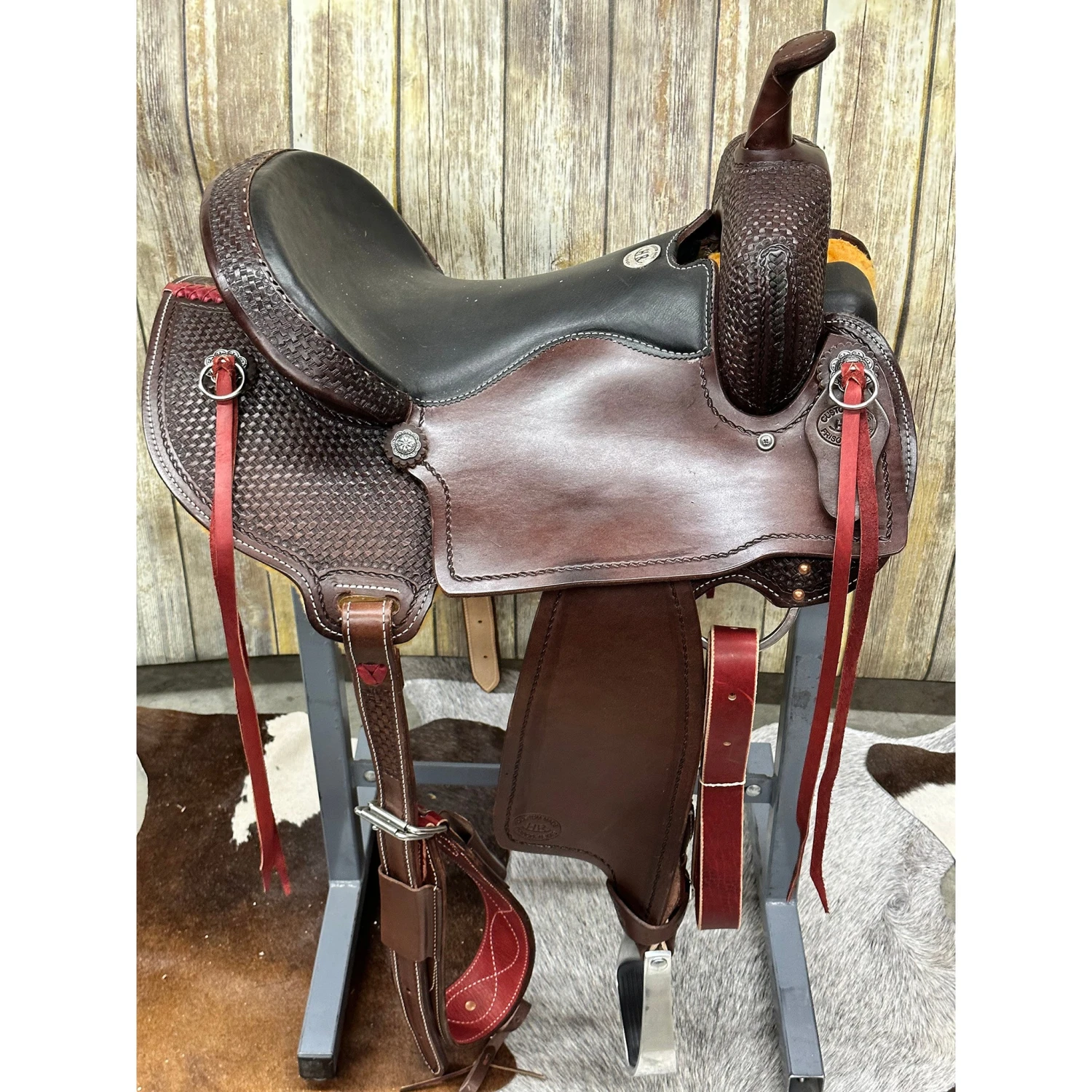 HR Saddlery 16 Inch Chocolate Trail Saddle 4 HR Saddlery 16 Inch Chocolate Trail Saddle - Image 2