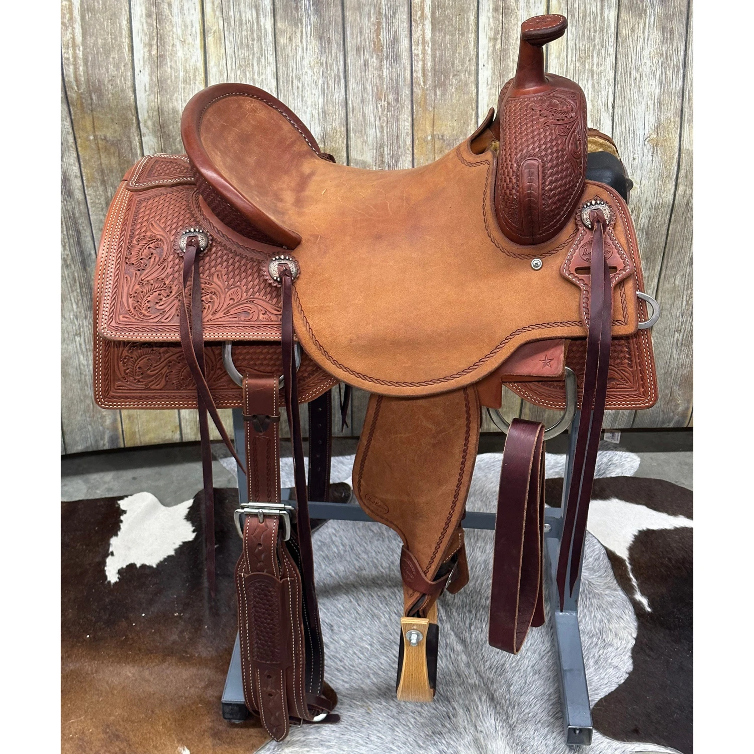 HR Saddlery 16 Inch Signature Ranch Cutter 4 HR Saddlery 16 Inch Signature Ranch Cutter - Image 2